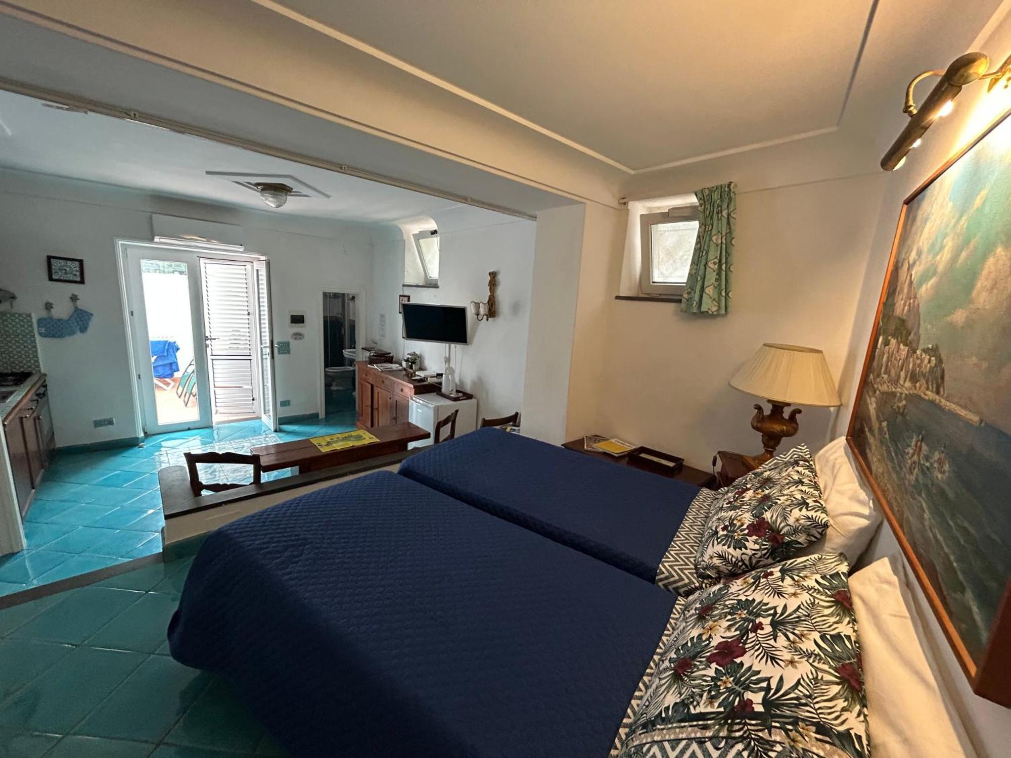 Augustus Park Capri Center Apartment Екстериор снимка