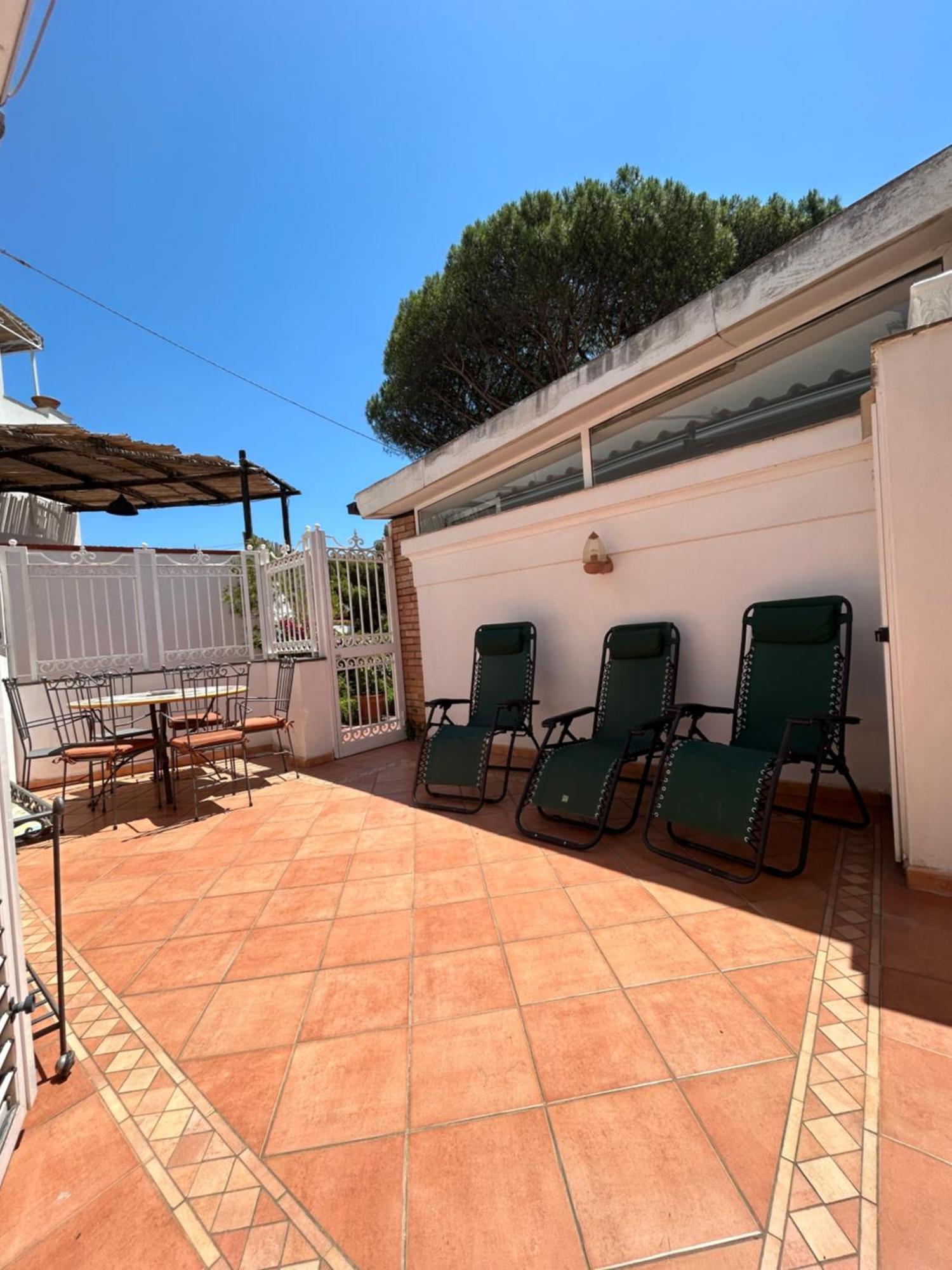 Augustus Park Capri Center Apartment Екстериор снимка