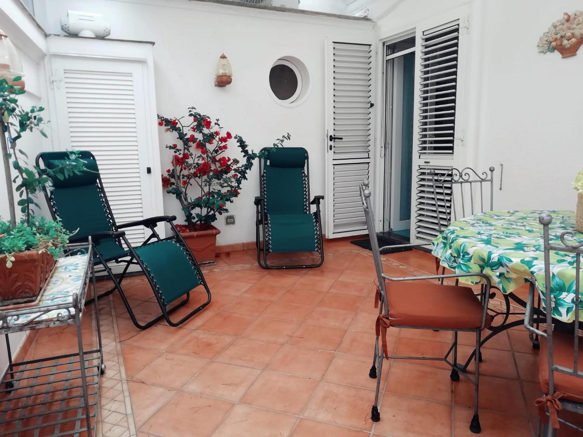 Augustus Park Capri Center Apartment Екстериор снимка