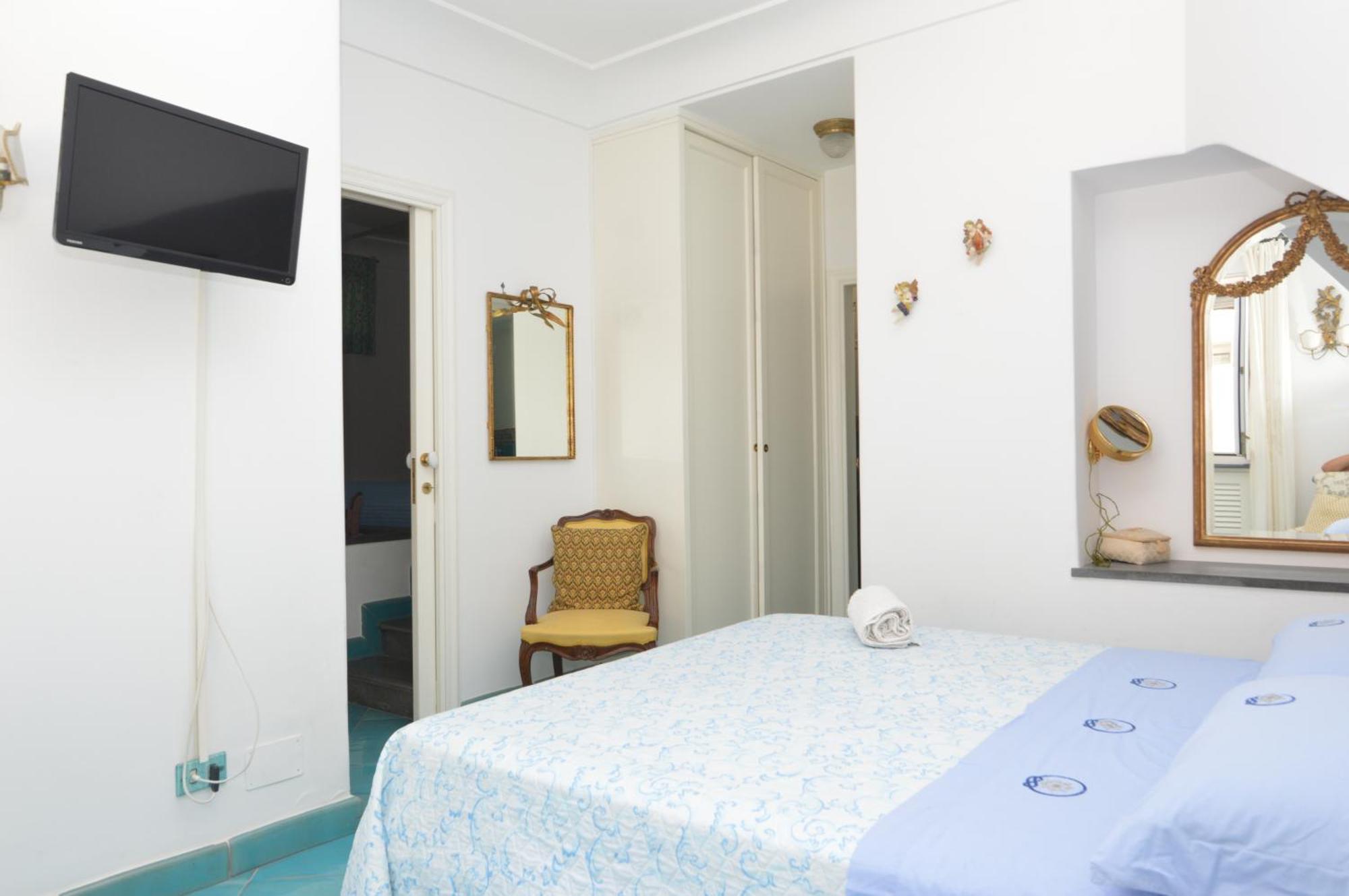 Augustus Park Capri Center Apartment Екстериор снимка